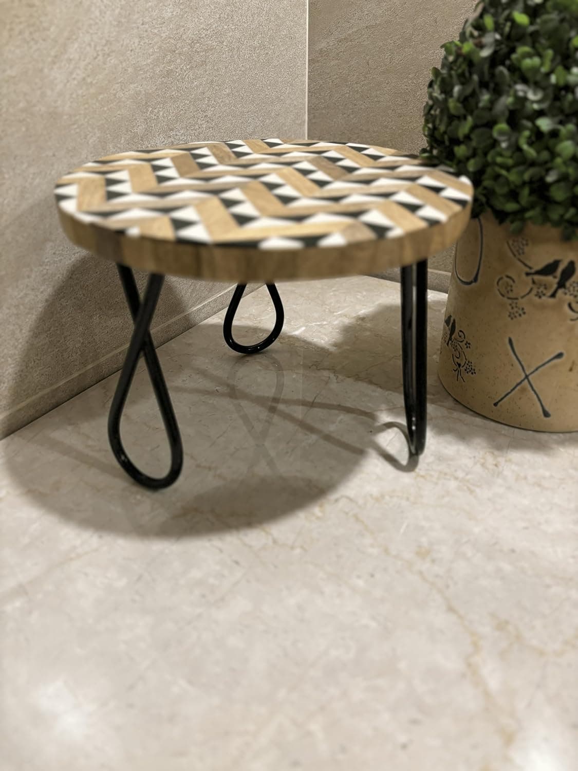 Multicolored Zig Zag Tray with Curved Legs